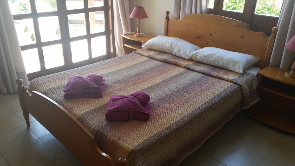 Pelekanos Apartments Pissouri Room photo